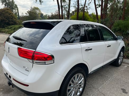 Used 2014 Lincoln MKX AWD w/ Equipment Group 101A image 13