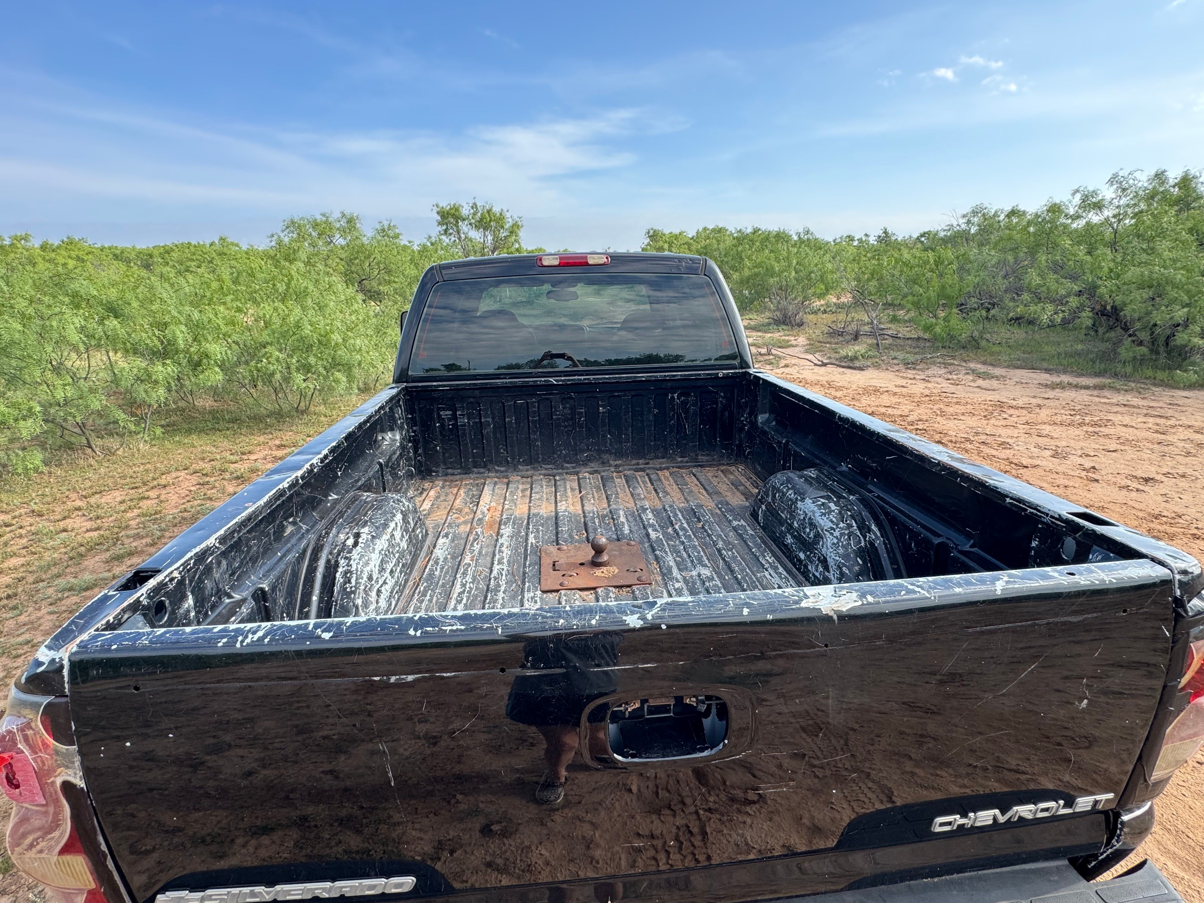 Used 2004 Chevrolet Silverado 2500 LS w/ Heavy-Duty Power Package RWD image 5