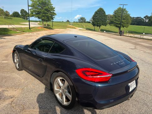 Used 2016 Porsche Cayman RWD image 4