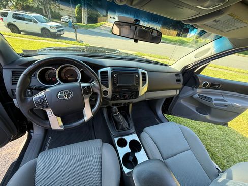 Used 2015 Toyota Tacoma 4x4 Double Cab w/ TRD Sport Package image 12