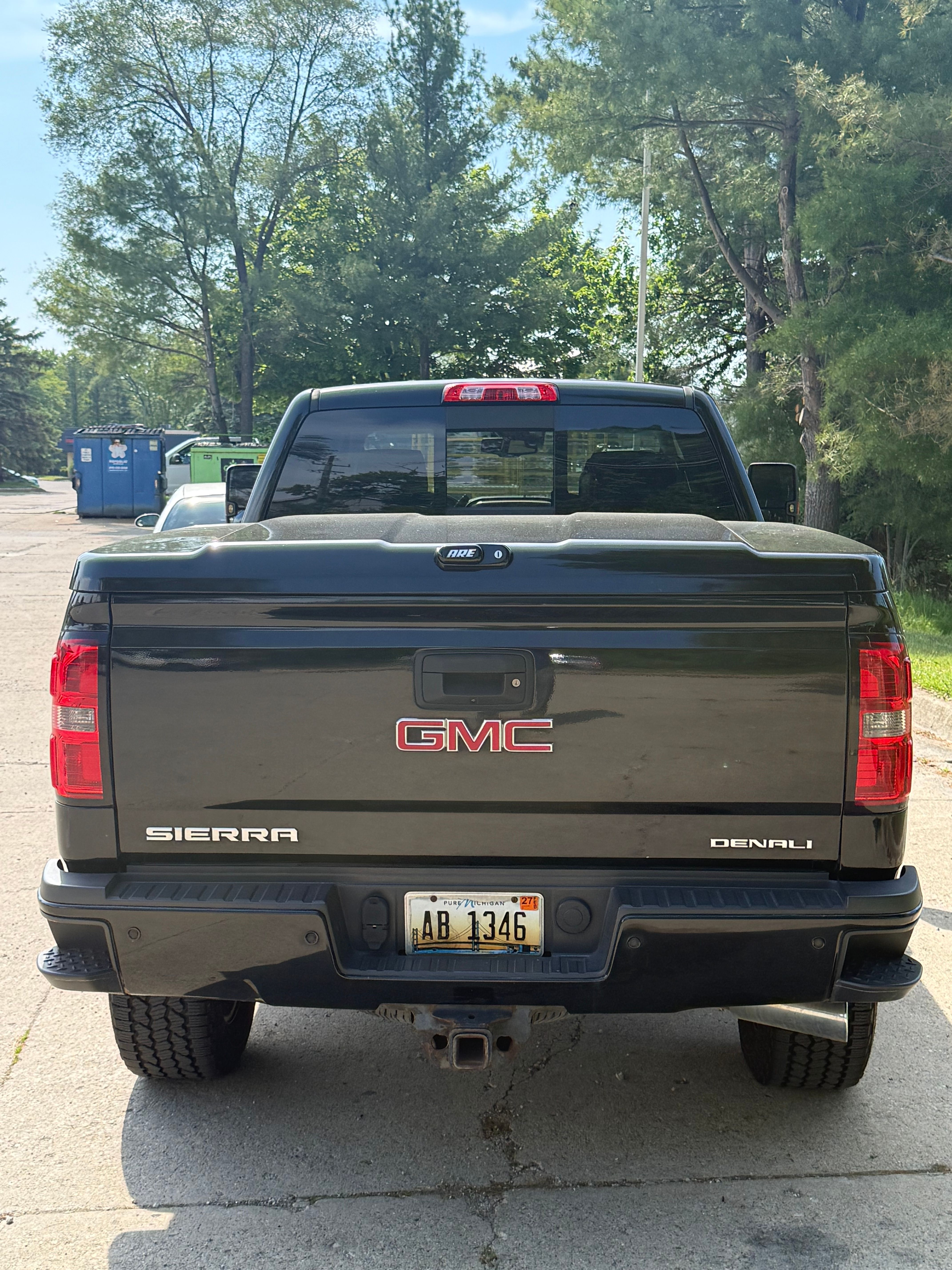 Used 2015 GMC Sierra 2500 Denali w/ Duramax Plus Package AWD/4WD image 2