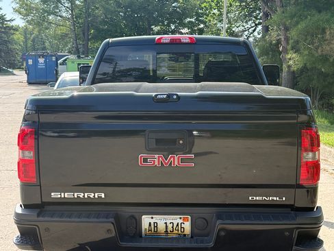 Used 2015 GMC Sierra 2500 Denali w/ Duramax Plus Package AWD/4WD image 2