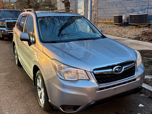 Used 2015 Subaru Forester 2.5i Premium w/ Popular Package #1 image 2