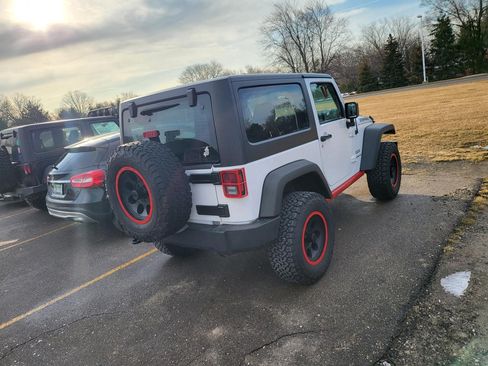 Used 2017 Jeep Wrangler Sport image 5