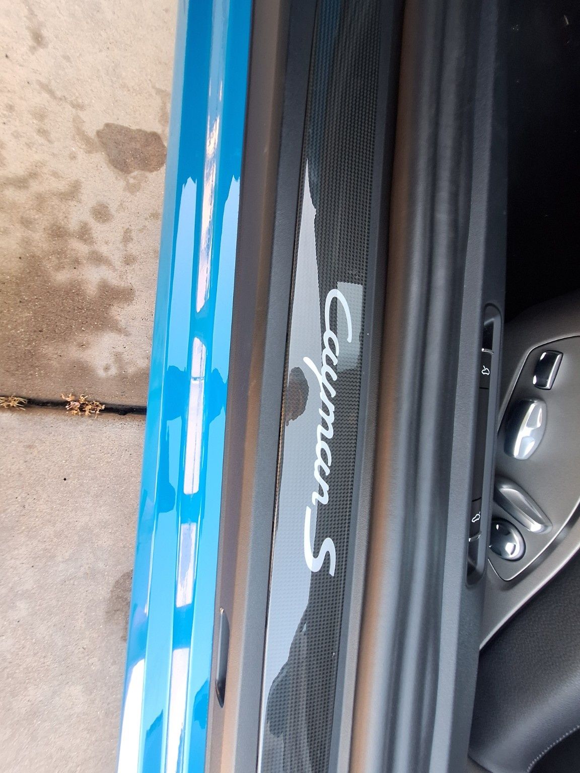Used 2025 Porsche 718 Cayman S RWD image 9
