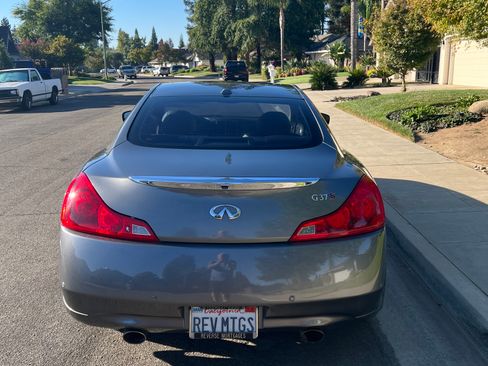 Used 2010 INFINITI G37 Journey w/ Premium Pkg image 2