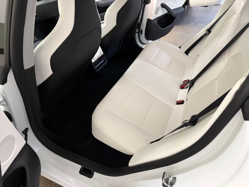 Used 2025 Tesla Model 3 Performance image 29