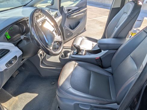 Used 2019 Chevrolet Bolt Premier w/ Infotainment Package image 12