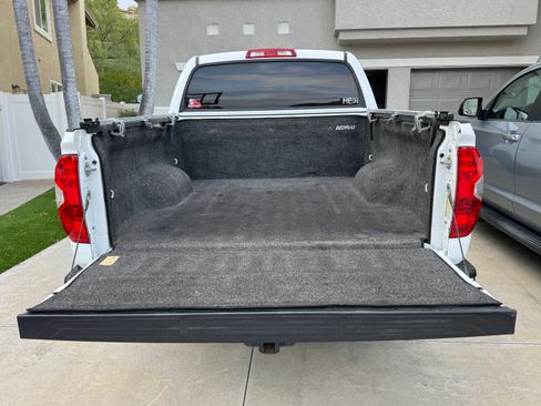 Used 2014 Toyota Tundra SR5 w/ TRD Off Road Package AWD/4WD image 20