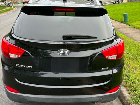 Used 2015 Hyundai Tucson SE AWD/4WD image 2