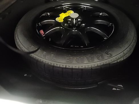 Used 2020 Land Rover Range Rover HSE image 9