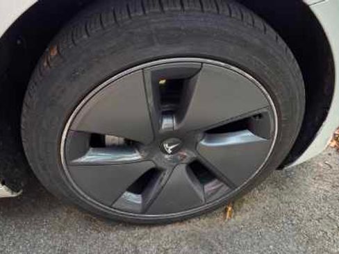 Used 2021 Tesla Model 3 Standard Range Plus image 15