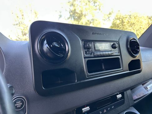 Used 2020 Mercedes-Benz Sprinter 2500 image 11