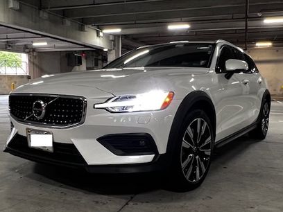 Used 2022 Volvo V60 T5 Cross Country