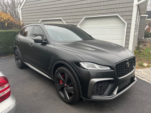 Used 2021 Jaguar F-PACE SVR image 16