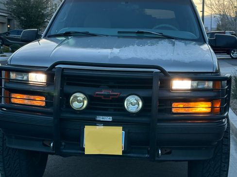Used 1999 Chevrolet Tahoe 4WD 2-Door w/ Preferred Equipment Group image 14