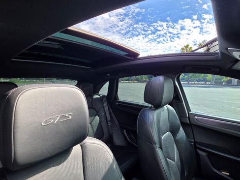 Used 2017 Porsche Macan GTS image 22