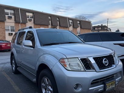 Used 2011 Nissan Pathfinder SV