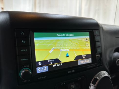 Used 2015 Jeep Wrangler Sahara w/ Connectivity Group image 10