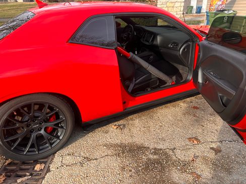 Used 2016 Dodge Challenger SRT Hellcat image 8