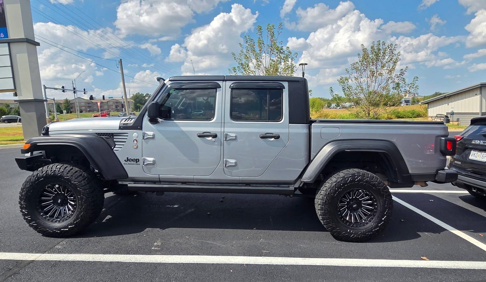 Used 2020 Jeep Gladiator Sport w/ Quick Order Package 24S AWD/4WD image 2