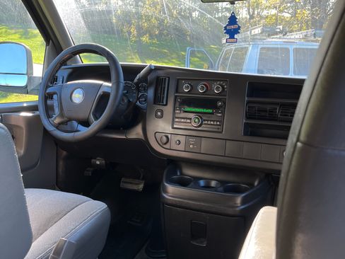 Used 2011 Chevrolet Express 3500 LT w/ LT Preferred Equipment Group image 15