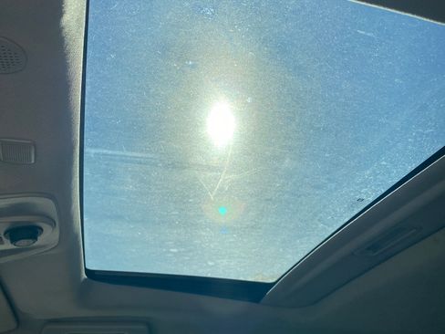 Used 2017 Chevrolet Equinox Premier w/ Enhanced Convenience Package image 9