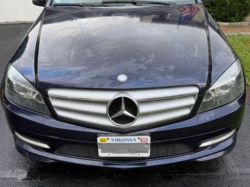Used 2011 Mercedes-Benz C 300 4MATIC Sedan image 4