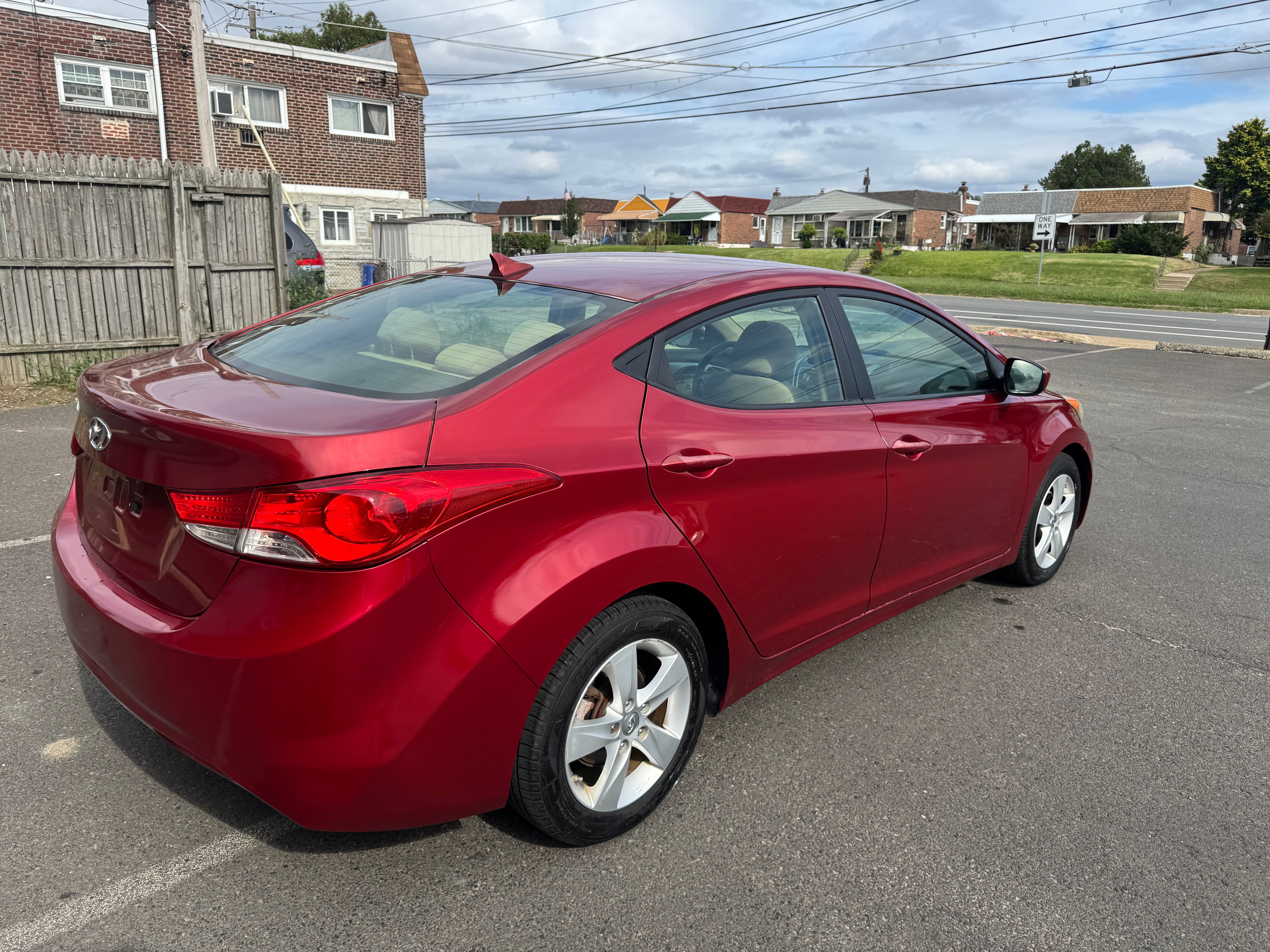 Used 2013 Hyundai Elantra GLS w/ Preferred Pkg FWD image 6