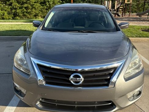 Used 2015 Nissan Altima 2.5 SV FWD image 6