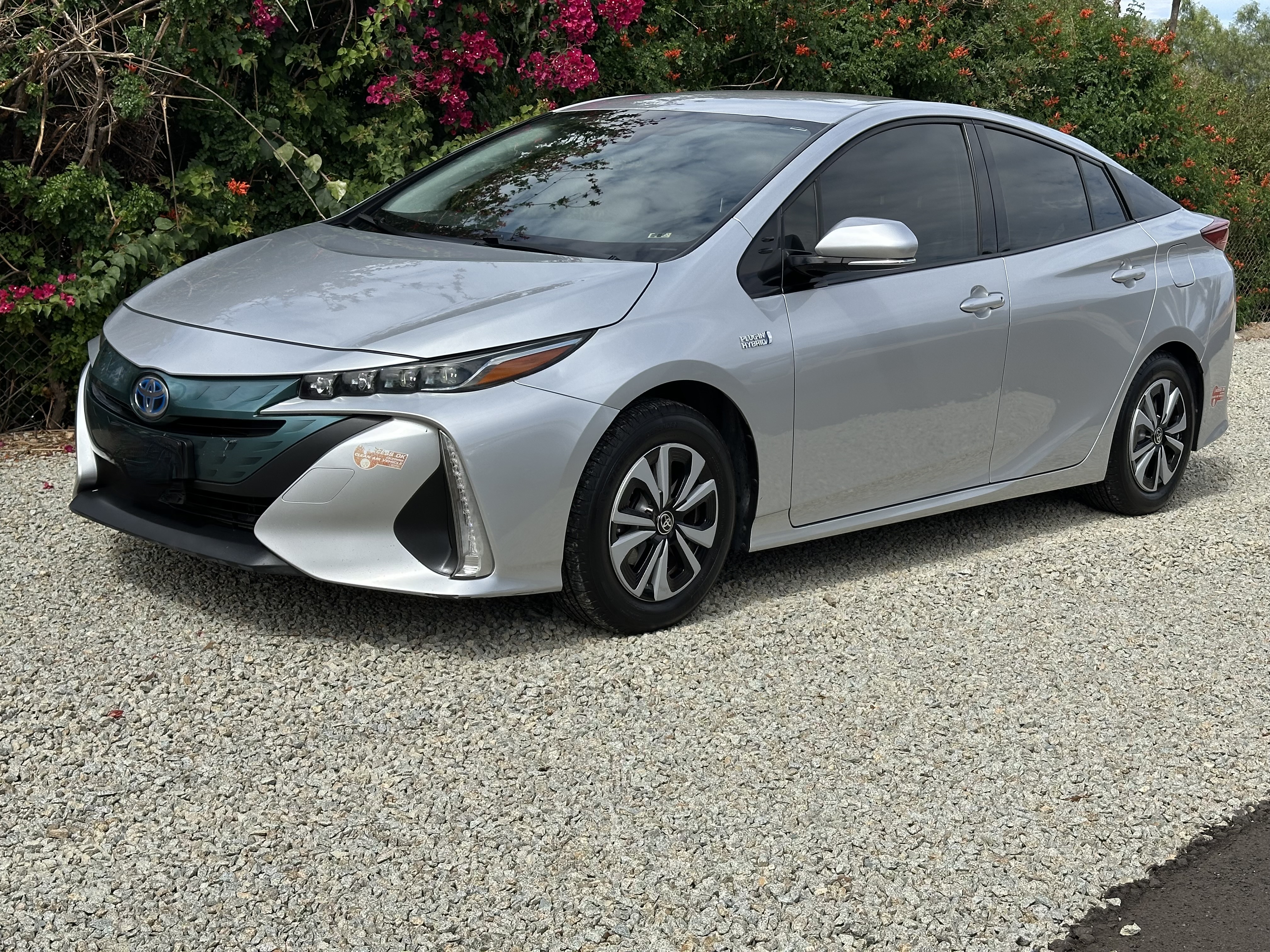 Used 2018 Toyota Prius Prime Premium w/ Carpet Mat Package FWD image 2