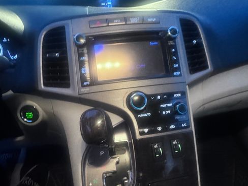 Used 2013 Toyota Venza XLE image 6