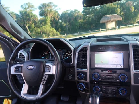 Used 2017 Ford F150 Lariat AWD/4WD image 11