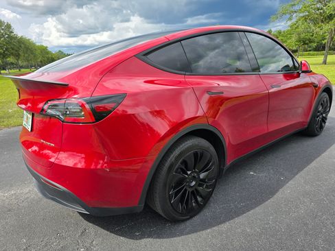 Used 2023 Tesla Model Y AWD image 8