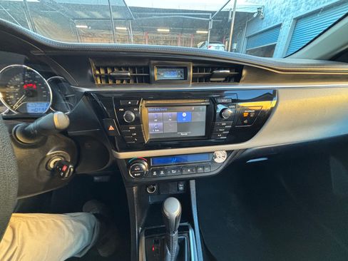 Used 2014 Toyota Corolla LE image 13