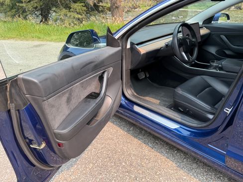 Used 2019 Tesla Model 3 Long Range AWD/4WD image 18