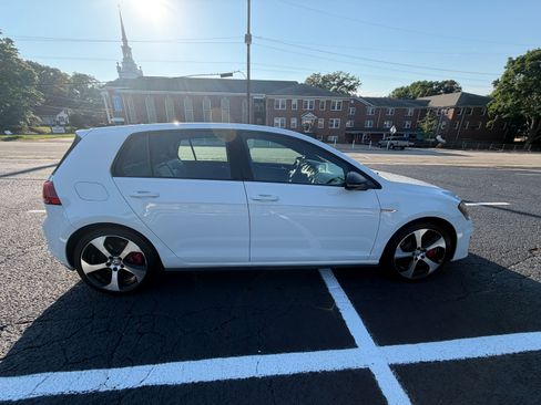 Used 2017 Volkswagen GTI Autobahn FWD image 4