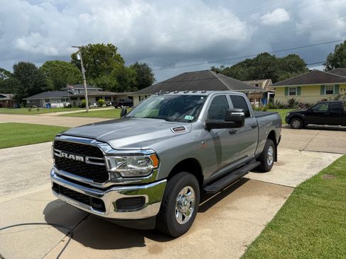 Used 2024 RAM 2500 Tradesman w/ Chrome Appearance Group AWD/4WD image 1