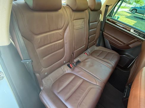 Used 2014 Volkswagen Touareg VR6 AWD/4WD image 14
