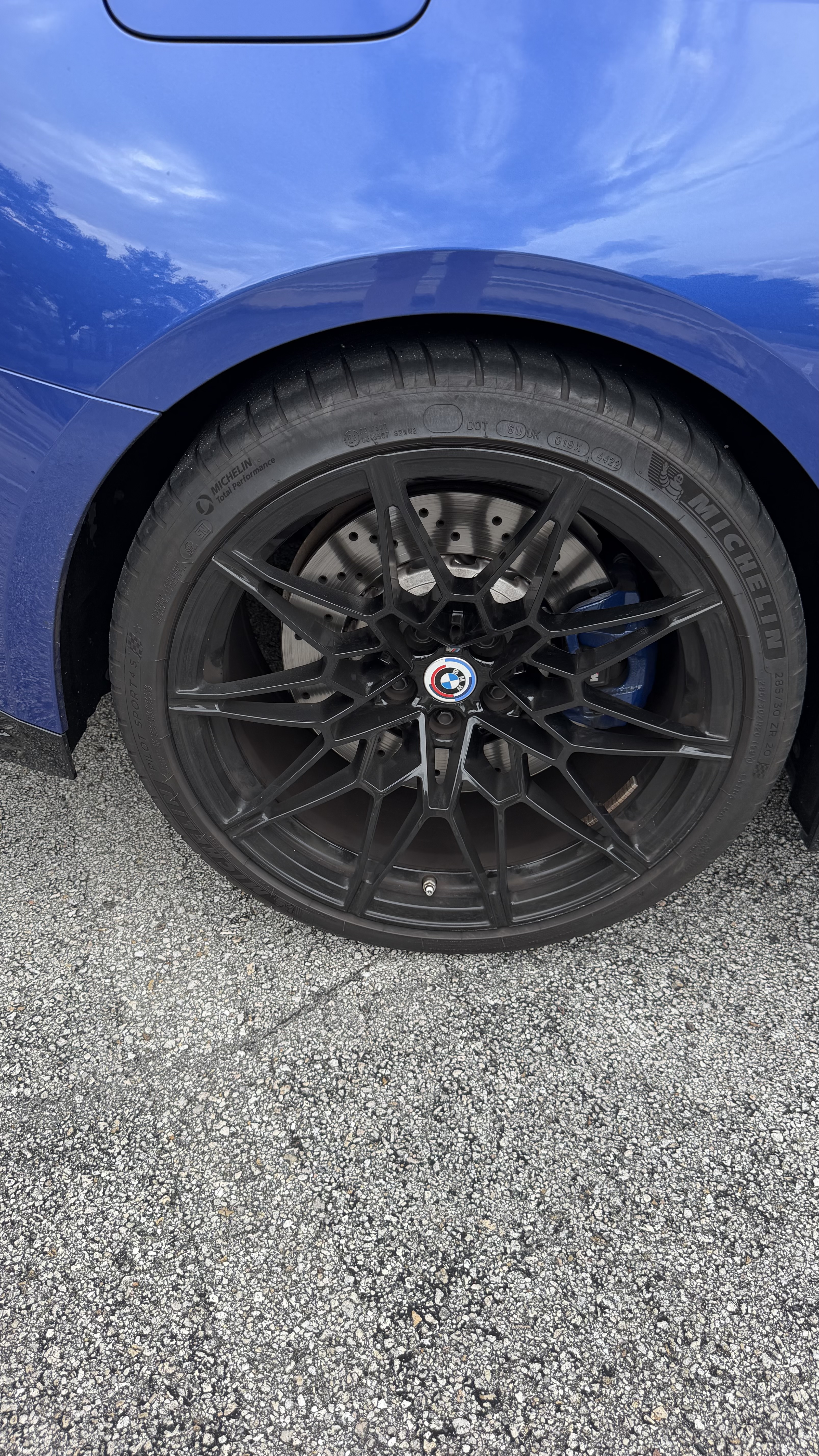 Used 2023 BMW M4 xDrive Competition w/ M Carbon Exterior Package AWD/4WD image 14