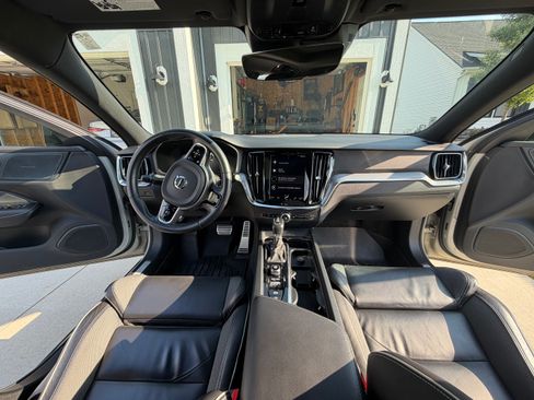 Used 2019 Volvo S60 T6 R-Design AWD/4WD image 12