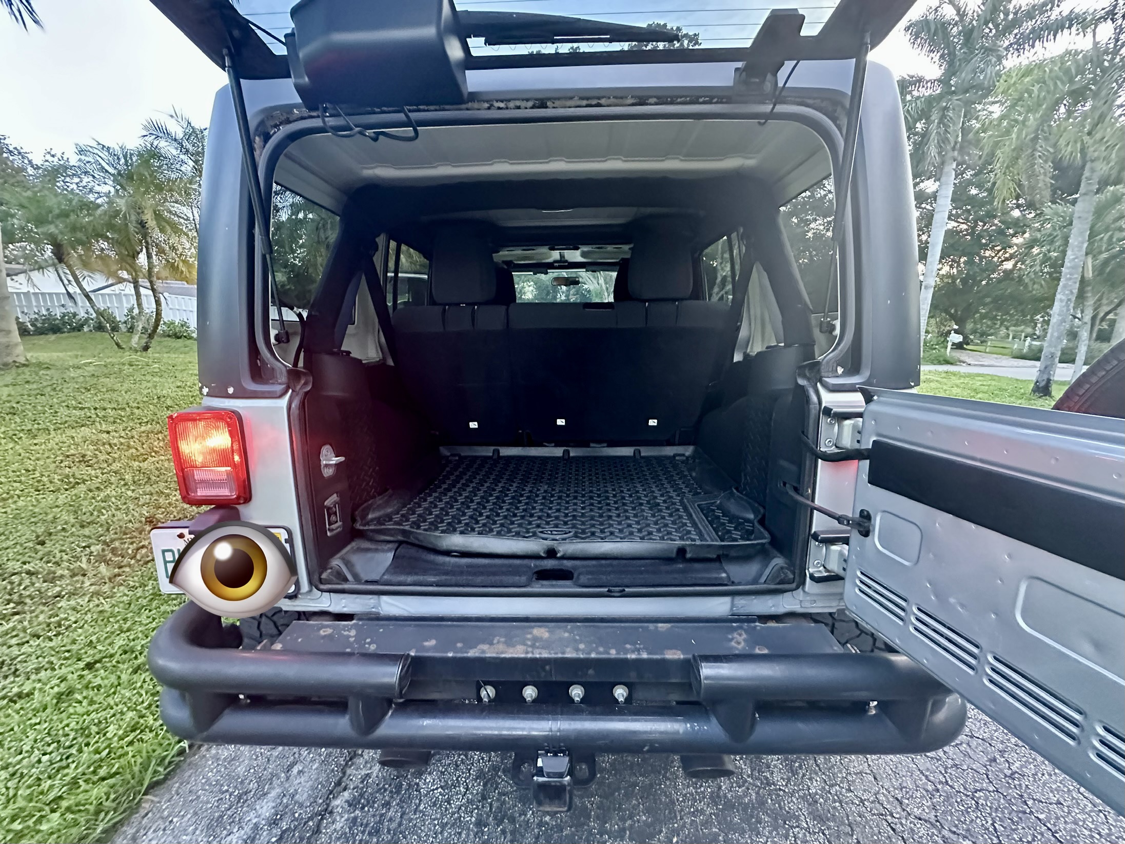 Used 2012 Jeep Wrangler Unlimited Sport AWD/4WD image 16