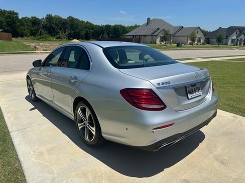 Used 2017 Mercedes-Benz E 300 image 5