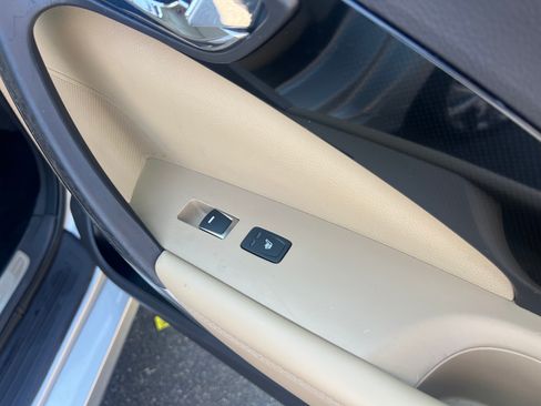 Used 2012 Hyundai Azera image 17