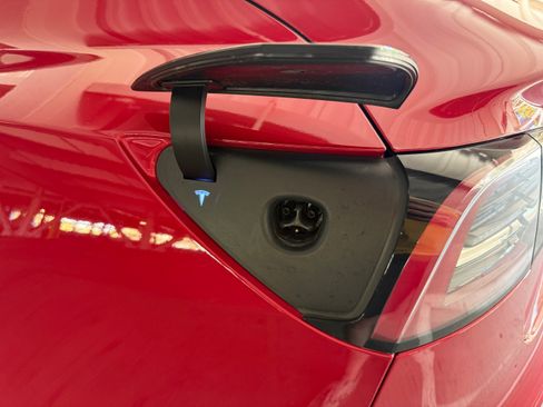 Used 2023 Tesla Model 3 Long Range image 13