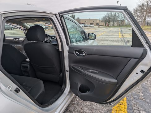 Used 2019 Nissan Sentra S image 12