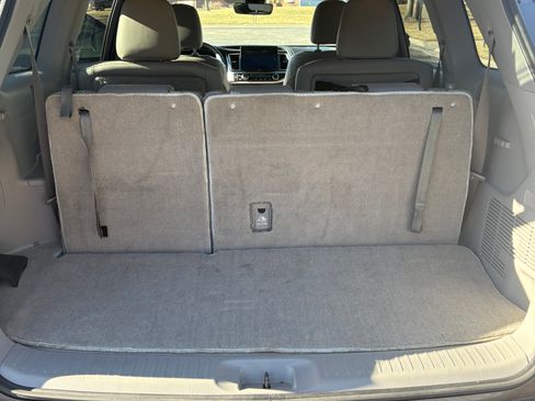 Used 2019 Toyota Highlander Limited image 15