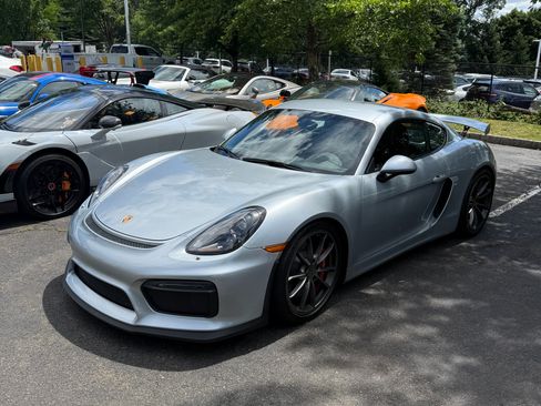 Used 2016 Porsche Cayman GT4 RWD image 8