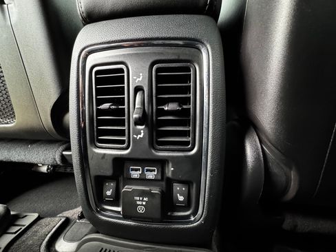 Used 2015 Jeep Grand Cherokee Overland AWD/4WD image 10