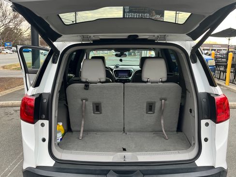 Used 2017 GMC Acadia SLT image 13